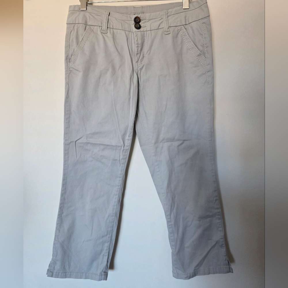 BKE Women's Capri Pants Size 28 Light Grey Cotton Blend